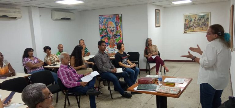 Taller de poesía básica: descubre la magia detrás de las palabras