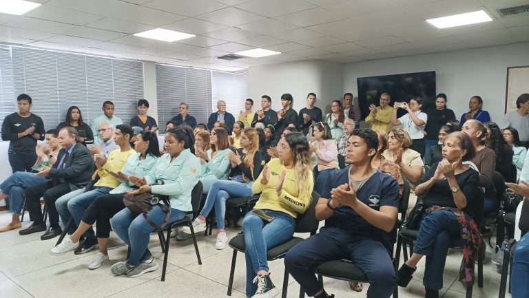 De España a Venezuela: El Inspirador Viaje del Dr. José Gurbindo Iribarren